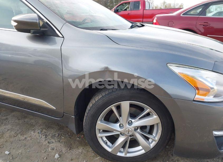 Photo 18 of 2015 Nissan Altima 2.5/2.5 S/2.5 SL/2.5 SV (VIN 1N4AL3AP7FC586945)