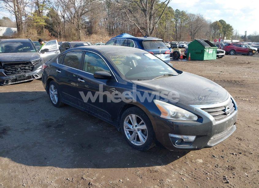 2015 Nissan Altima 2.5 SV (VIN 1N4AL3AP7FC588775) main photo