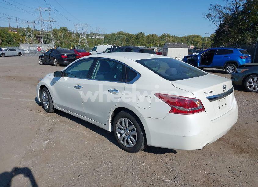 Photo 3 of 2015 Nissan Altima 2.5/2.5 S/2.5 SL/2.5 SV (VIN 1N4AL3AP7FN330826)