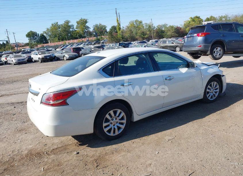 Photo 4 of 2015 Nissan Altima 2.5/2.5 S/2.5 SL/2.5 SV (VIN 1N4AL3AP7FN330826)