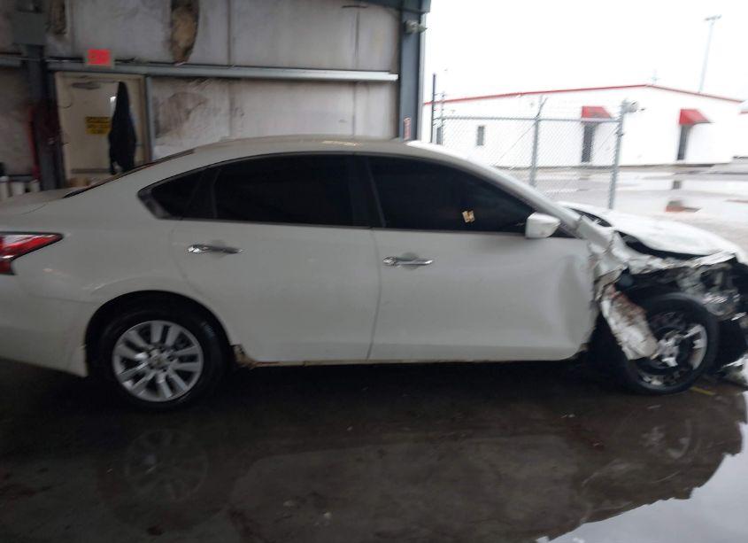 Photo 12 of 2015 Nissan Altima 2.5 S (VIN 1N4AL3AP7FN333077)