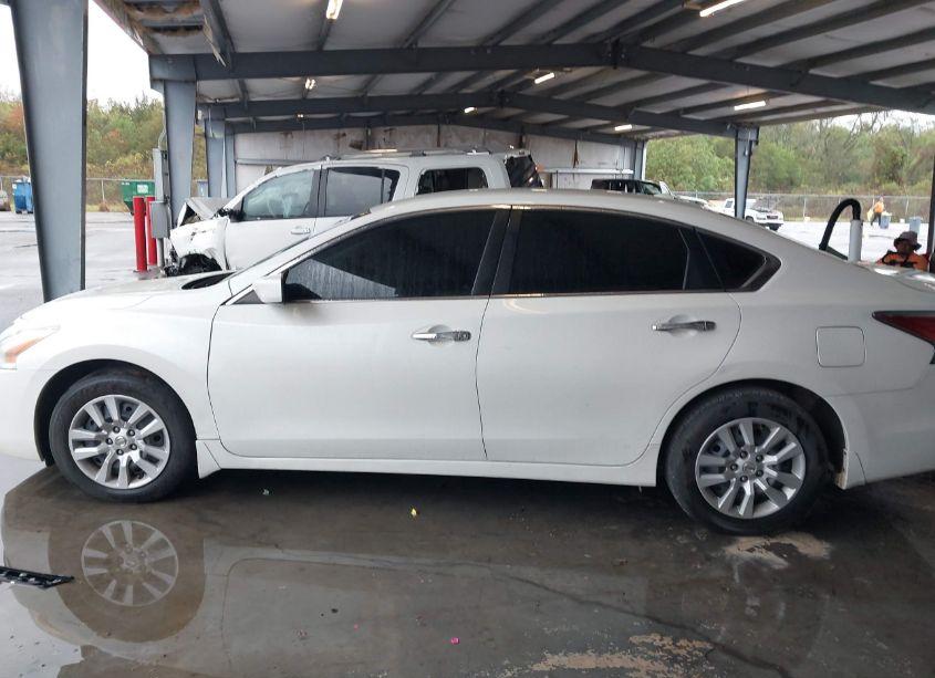 Photo 13 of 2015 Nissan Altima 2.5 S (VIN 1N4AL3AP7FN333077)