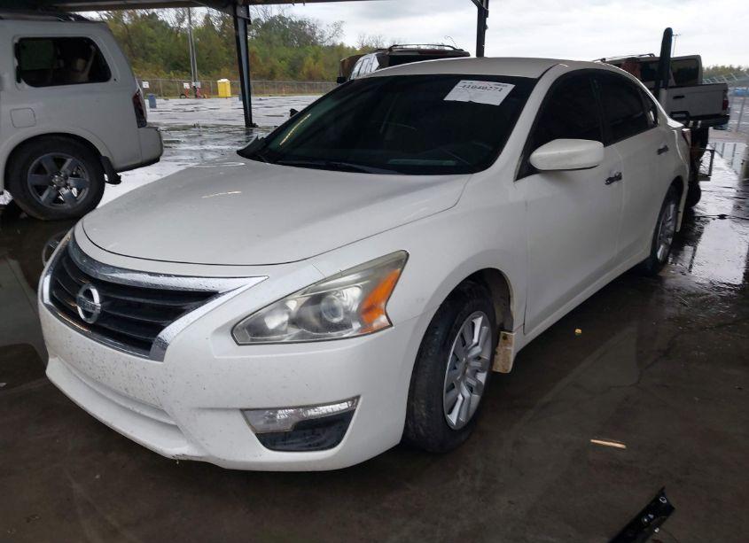 Photo 2 of 2015 Nissan Altima 2.5 S (VIN 1N4AL3AP7FN333077)