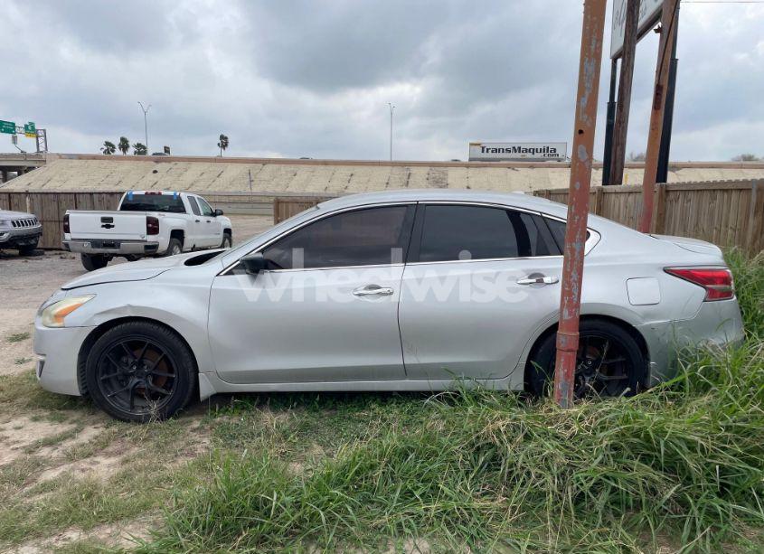 Photo 13 of 2015 Nissan Altima 2.5/S/SV/SL (VIN 1N4AL3AP7FN348629)