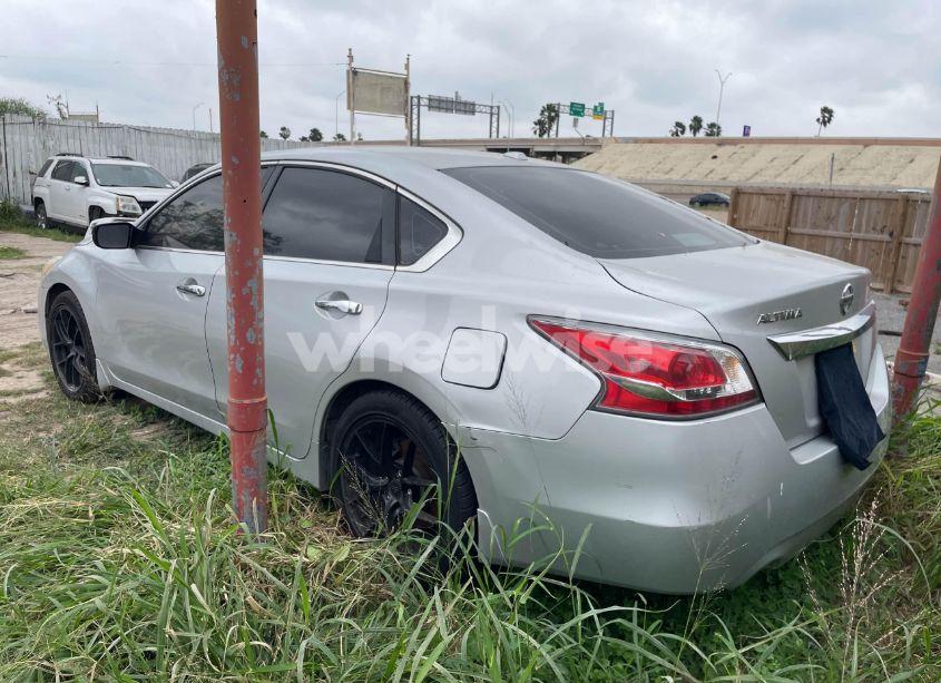 Photo 3 of 2015 Nissan Altima 2.5/S/SV/SL (VIN 1N4AL3AP7FN348629)