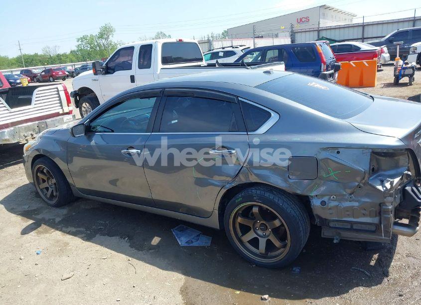 Photo 13 of 2015 Nissan Altima 2.5/2.5 S/2.5 SL/2.5 SV (VIN 1N4AL3AP7FN359744)