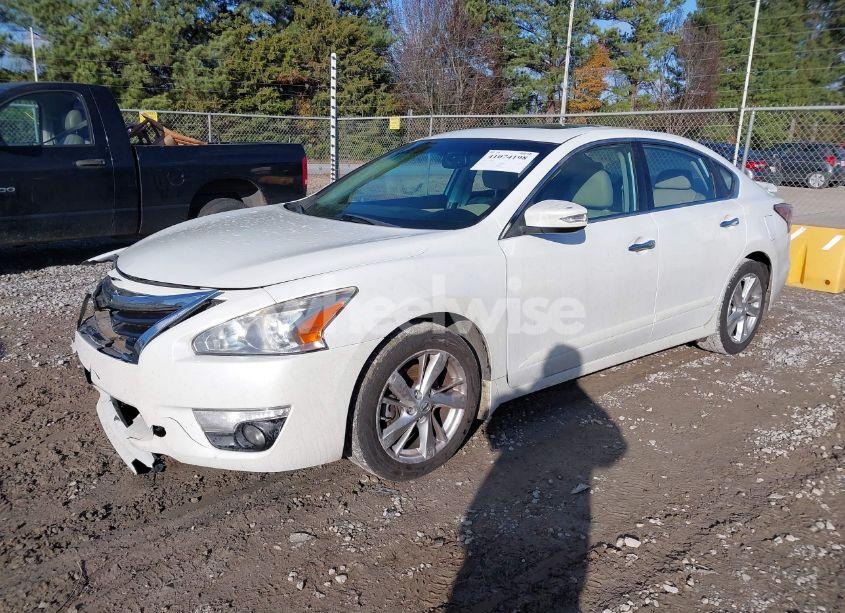 Photo 2 of 2015 Nissan Altima 2.5 SL (VIN 1N4AL3AP7FN363485)