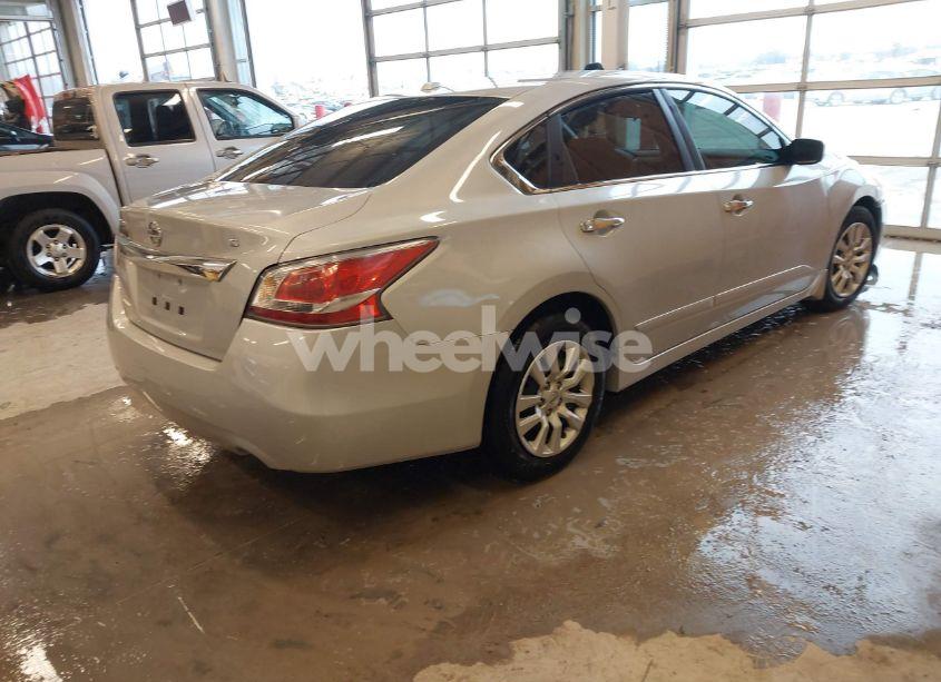 Photo 4 of 2015 Nissan Altima 2.5 S (VIN 1N4AL3AP7FN377810)