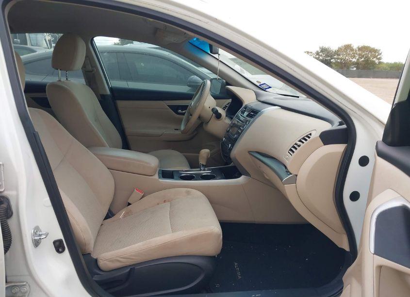 Photo 5 of 2015 Nissan Altima 2.5 S (VIN 1N4AL3AP7FN388967)