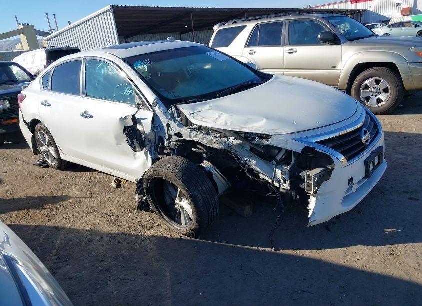 2015 Nissan Altima 2.5 SL (VIN 1N4AL3AP7FN393439) main photo