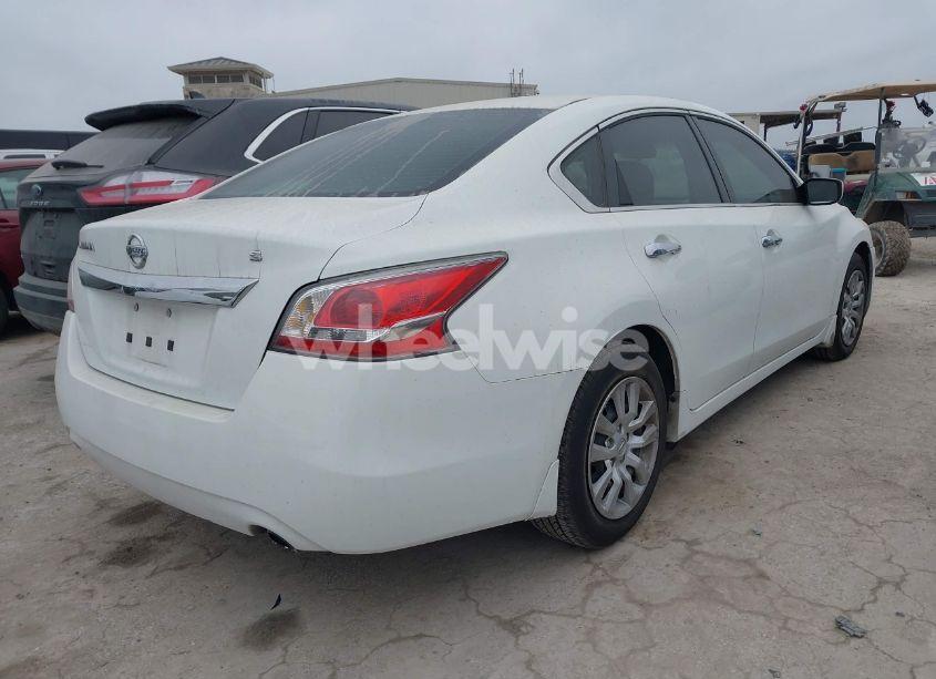 Photo 4 of 2015 Nissan Altima 2.5 S (VIN 1N4AL3AP7FN403936)