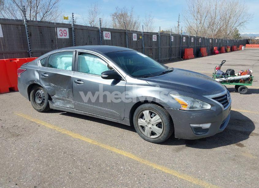 2015 Nissan Altima 2.5 S (VIN 1N4AL3AP7FN867163) main photo