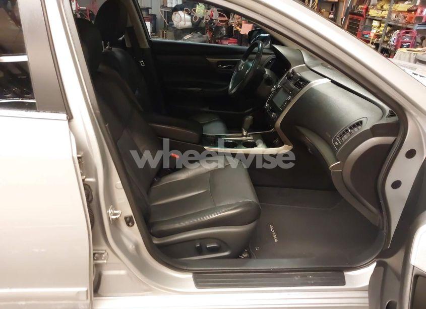 Photo 5 of 2015 Nissan Altima 2.5 SL (VIN 1N4AL3AP7FN869950)