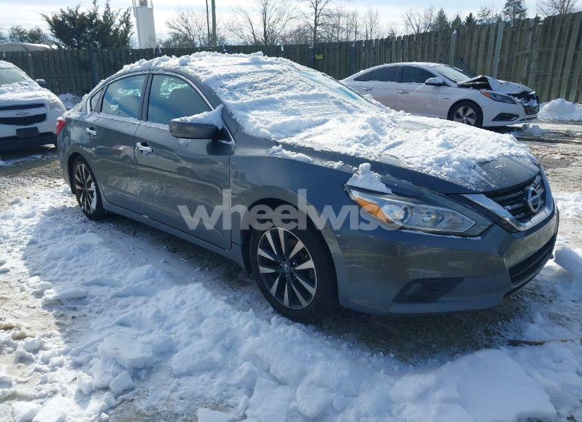 2016 Nissan Altima 2.5 SV (VIN 1N4AL3AP7GC125584) main photo