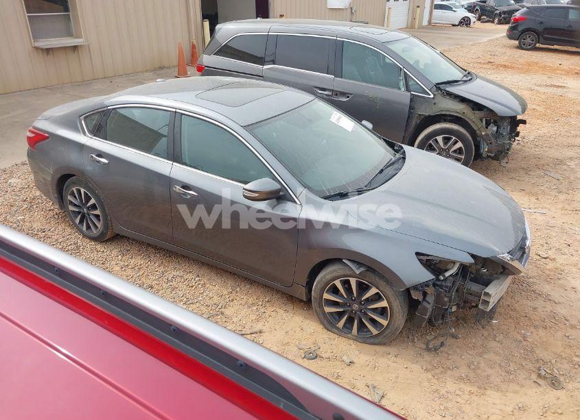 2016 Nissan Altima 2.5 SV (VIN 1N4AL3AP7GC136519) main photo