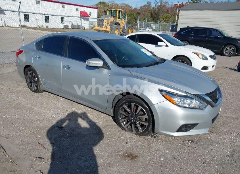 2016 Nissan Altima 2.5 SV (VIN 1N4AL3AP7GC140750) main photo