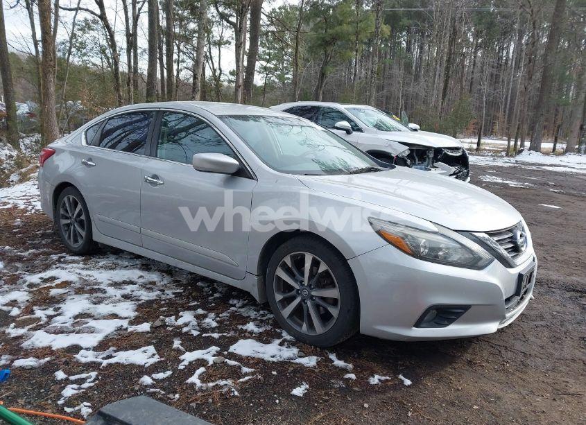 2016 Nissan Altima 2.5 SR (VIN 1N4AL3AP7GC168581) main photo