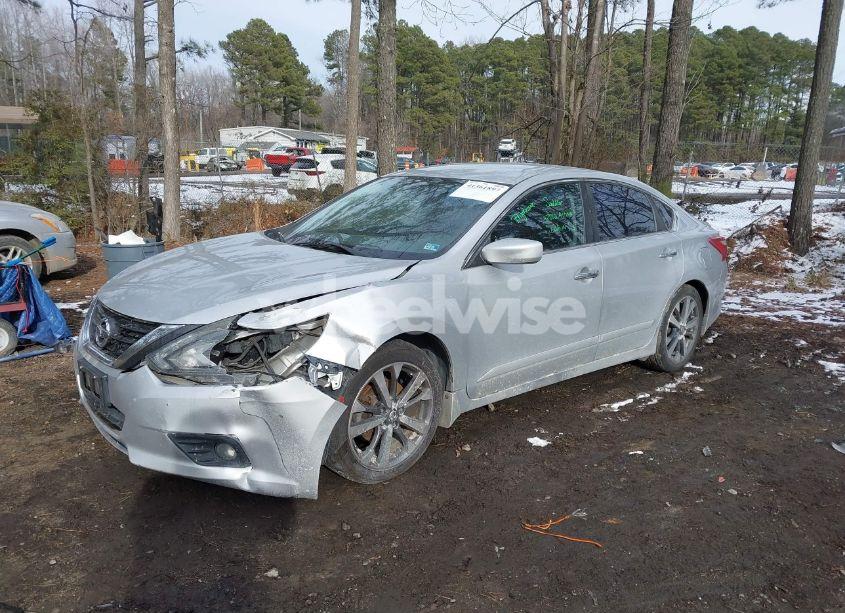 Photo 2 of 2016 Nissan Altima 2.5 SR (VIN 1N4AL3AP7GC168581)