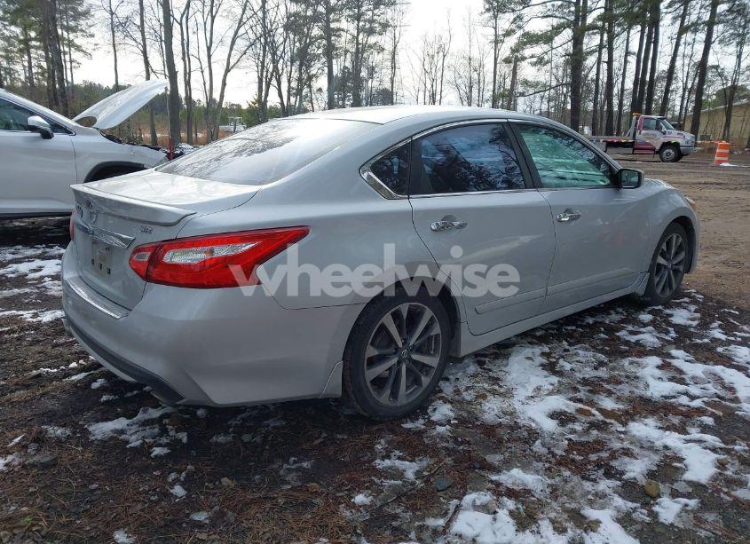 Photo 4 of 2016 Nissan Altima 2.5 SR (VIN 1N4AL3AP7GC168581)