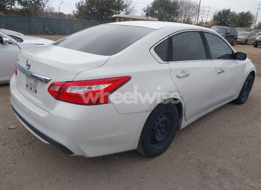 Photo 4 of 2016 Nissan Altima 2.5/2.5 S/2.5 SL/2.5 SR/2.5 SV (VIN 1N4AL3AP7GC176776)