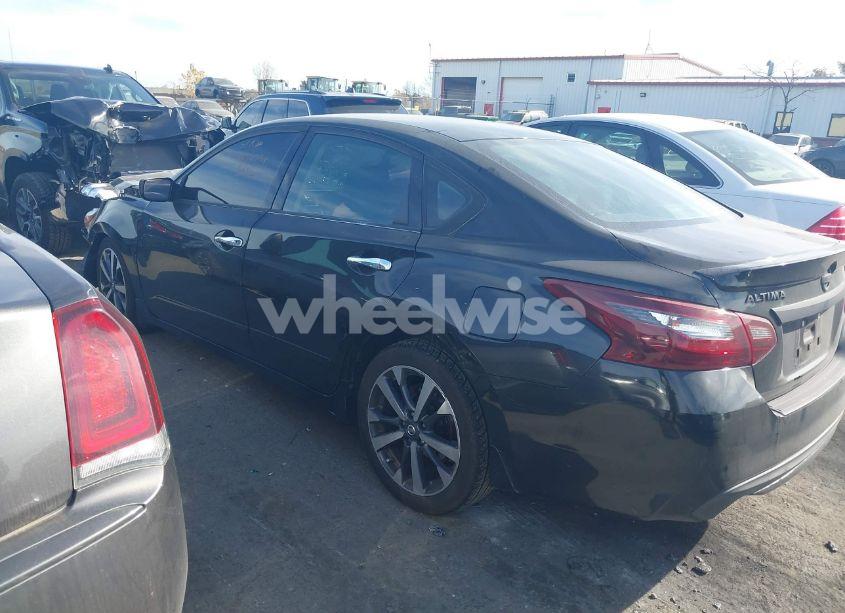 Photo 3 of 2016 Nissan Altima 2.5 SR (VIN 1N4AL3AP7GC183744)