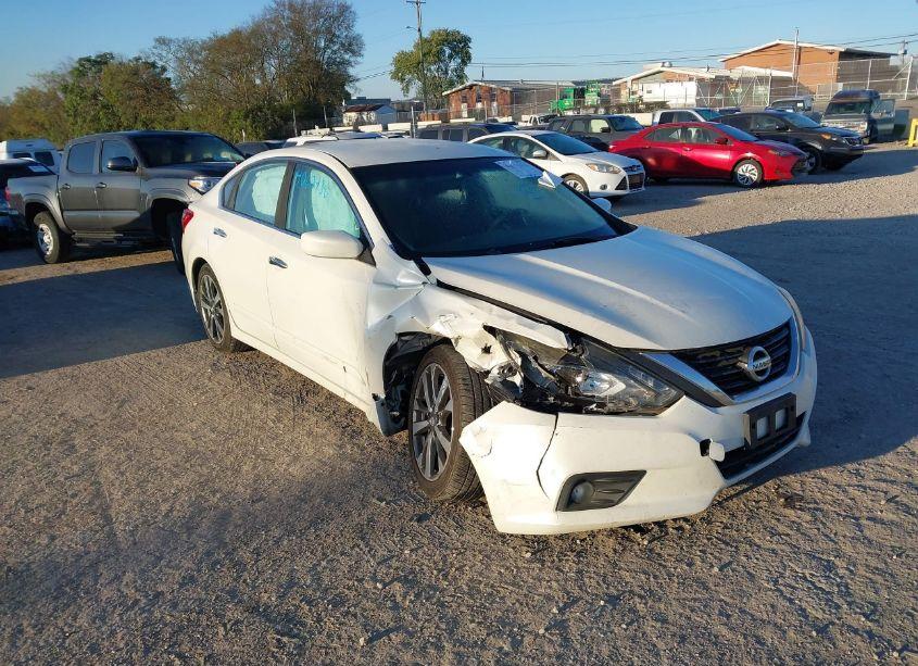 2016 Nissan Altima 2.5 SR (VIN 1N4AL3AP7GC205614) main photo