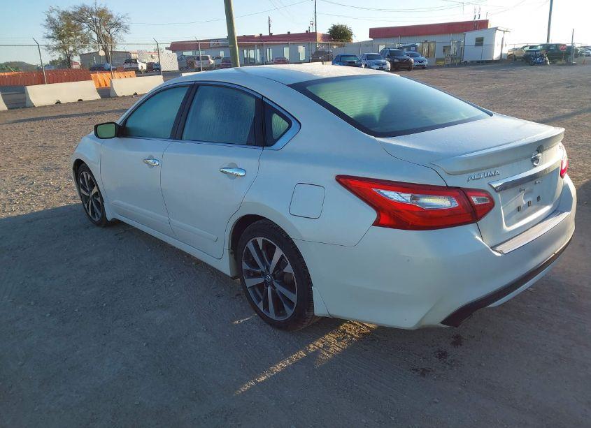 Photo 3 of 2016 Nissan Altima 2.5 SR (VIN 1N4AL3AP7GC205614)