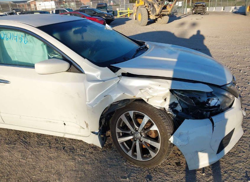 Photo 6 of 2016 Nissan Altima 2.5 SR (VIN 1N4AL3AP7GC205614)