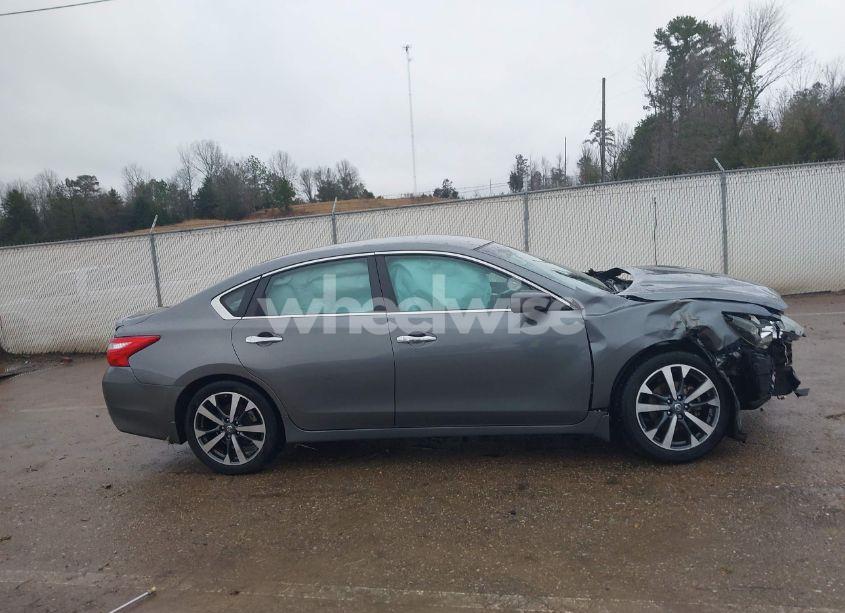 Photo 13 of 2016 Nissan Altima 2.5 SR (VIN 1N4AL3AP7GC207069)