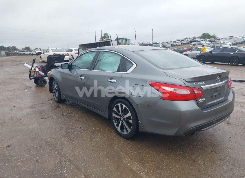 Photo 3 of 2016 Nissan Altima 2.5 SR (VIN 1N4AL3AP7GC207069)