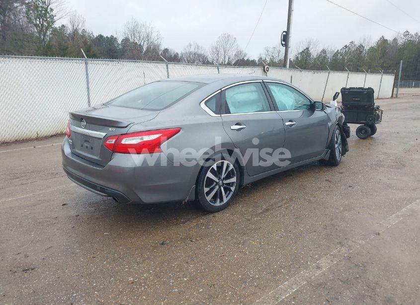 Photo 4 of 2016 Nissan Altima 2.5 SR (VIN 1N4AL3AP7GC207069)