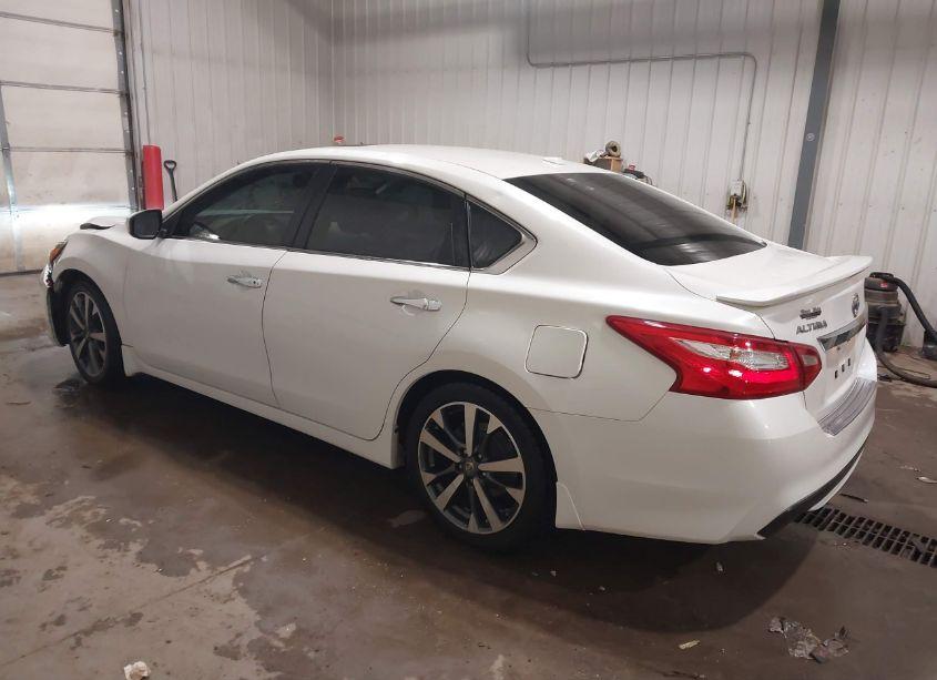 Photo 3 of 2016 Nissan Altima 2.5 SL (VIN 1N4AL3AP7GC238306)