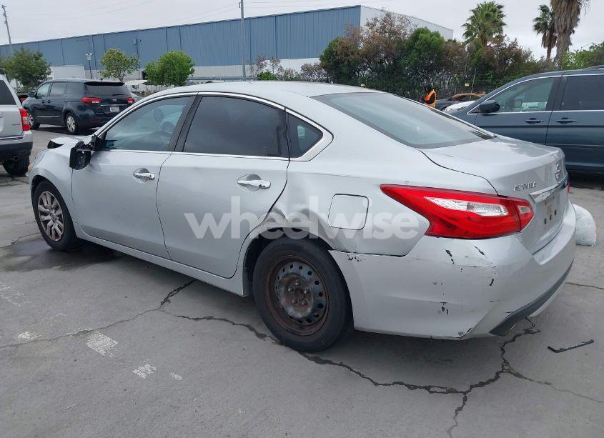 Photo 3 of 2016 Nissan Altima 2.5/2.5 S/2.5 SL/2.5 SR/2.5 SV (VIN 1N4AL3AP7GC245630)