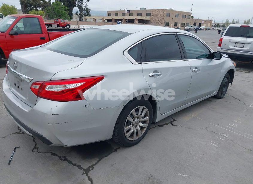 Photo 4 of 2016 Nissan Altima 2.5/2.5 S/2.5 SL/2.5 SR/2.5 SV (VIN 1N4AL3AP7GC245630)