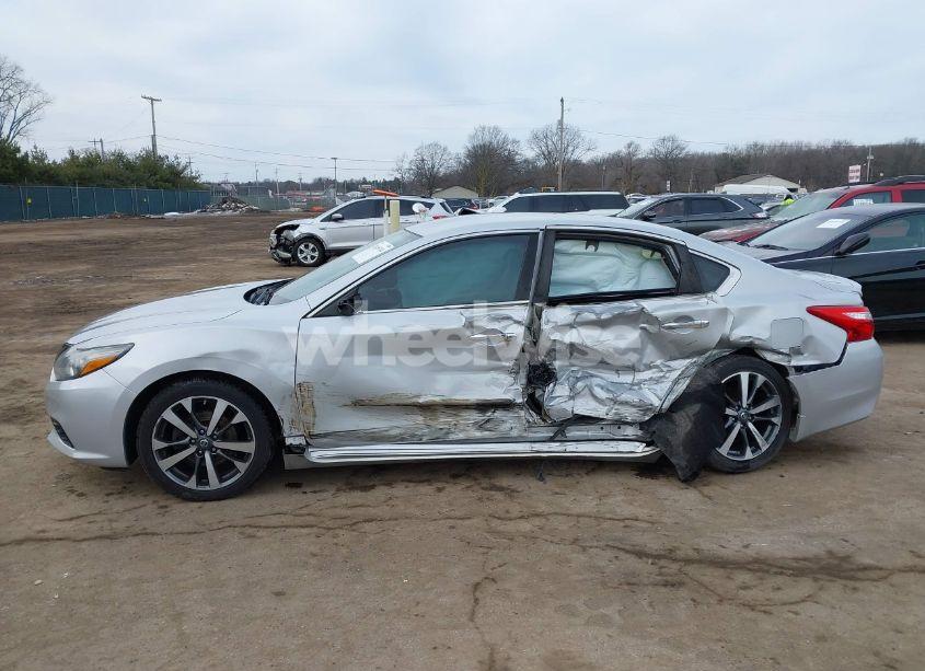 Photo 14 of 2016 Nissan Altima 2.5 SR (VIN 1N4AL3AP7GC248723)