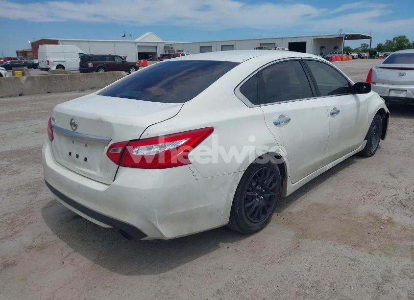 Photo 4 of 2016 Nissan Altima 2.5/2.5 S/2.5 SL/2.5 SR/2.5 SV (VIN 1N4AL3AP7GC248981)