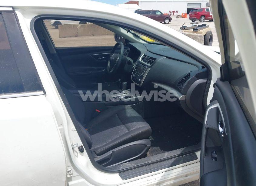 Photo 5 of 2016 Nissan Altima 2.5/2.5 S/2.5 SL/2.5 SR/2.5 SV (VIN 1N4AL3AP7GC248981)