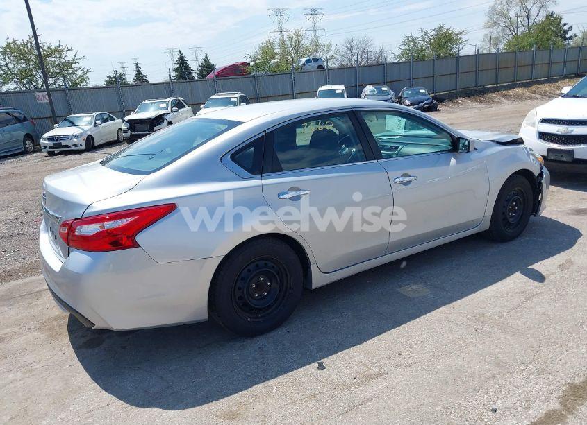 Photo 4 of 2016 Nissan Altima 2.5/2.5 S/2.5 SL/2.5 SR/2.5 SV (VIN 1N4AL3AP7GC249774)