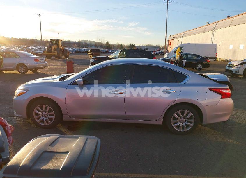 Photo 14 of 2016 Nissan Altima 2.5/2.5 S/2.5 SL/2.5 SR/2.5 SV (VIN 1N4AL3AP7GC250729)