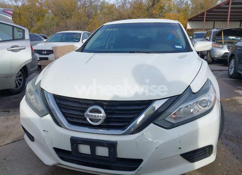 Photo 6 of 2016 Nissan Altima 2.5 (VIN 1N4AL3AP7GC262203)