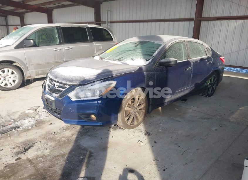 Photo 2 of 2016 Nissan Altima 2.5 SR (VIN 1N4AL3AP7GC269751)