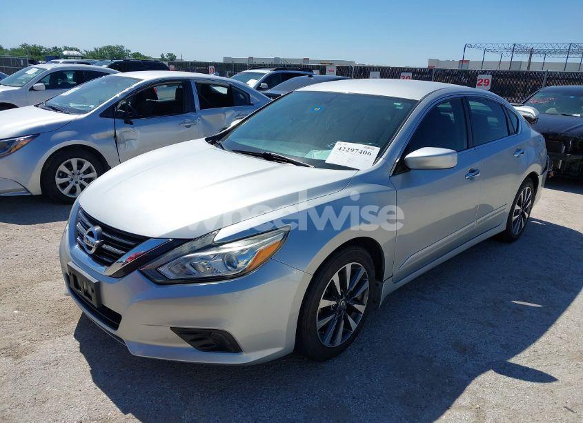 Photo 2 of 2016 Nissan Altima 2.5 SV (VIN 1N4AL3AP7GC275713)