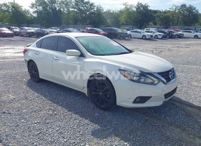 2016 Nissan Altima 2.5 SR (VIN 1N4AL3AP7GC282645) main photo