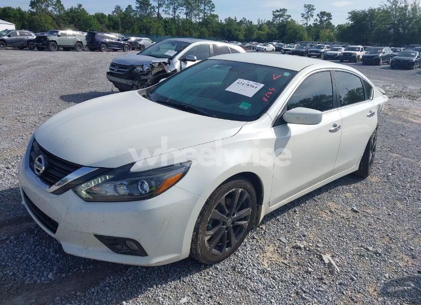 Photo 2 of 2016 Nissan Altima 2.5 SR (VIN 1N4AL3AP7GC282645)