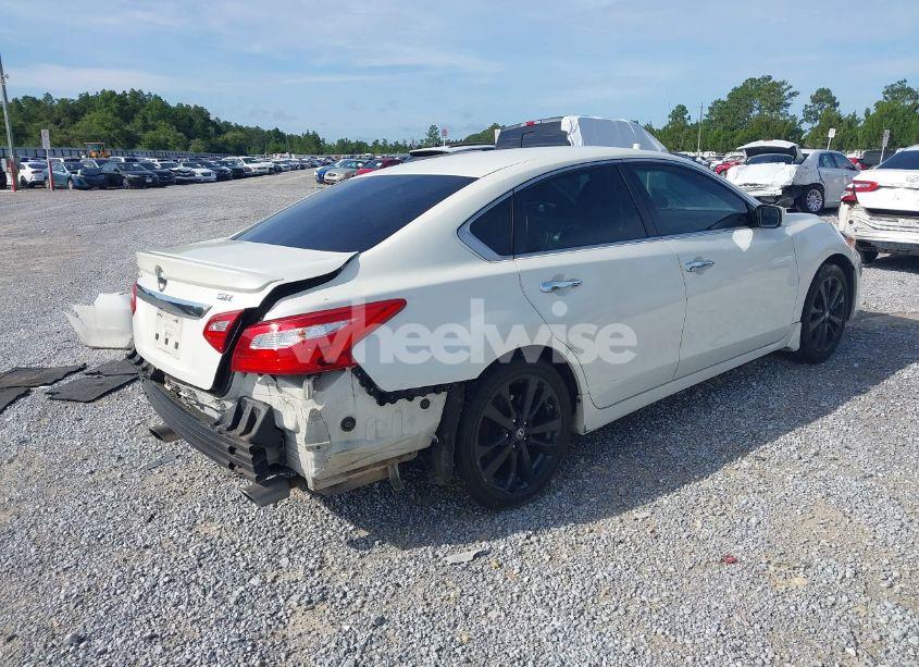 Photo 4 of 2016 Nissan Altima 2.5 SR (VIN 1N4AL3AP7GC282645)