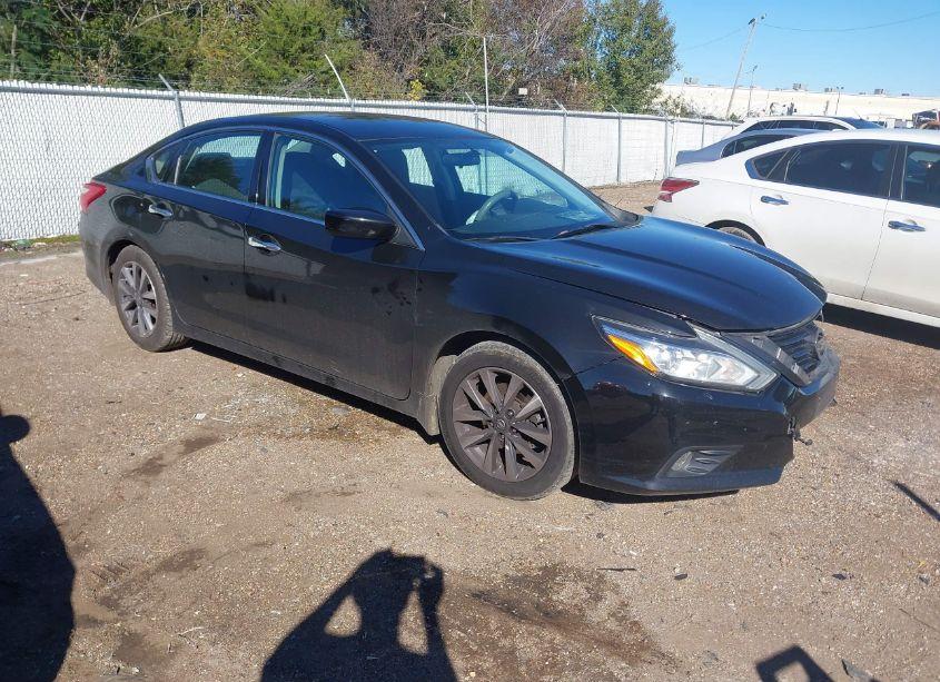 2017 Nissan Altima 2.5 SV (VIN 1N4AL3AP7HC108348) main photo