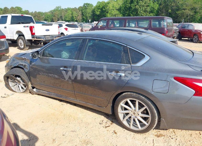 Photo 13 of 2017 Nissan Altima 2.5 SV (VIN 1N4AL3AP7HC112822)