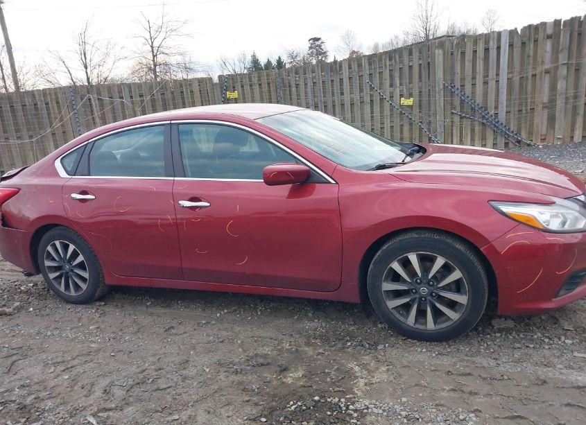 Photo 13 of 2017 Nissan Altima 2.5/2.5 S/2.5 SL/2.5 SR/2.5 SV (VIN 1N4AL3AP7HC112996)