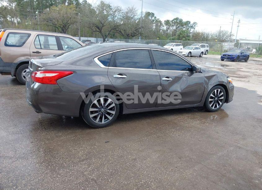 Photo 13 of 2017 Nissan Altima 2.5/2.5 S/2.5 SL/2.5 SR/2.5 SV (VIN 1N4AL3AP7HC114571)