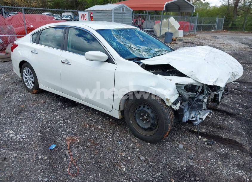 2017 Nissan Altima (VIN 1N4AL3AP7HC117292) main photo